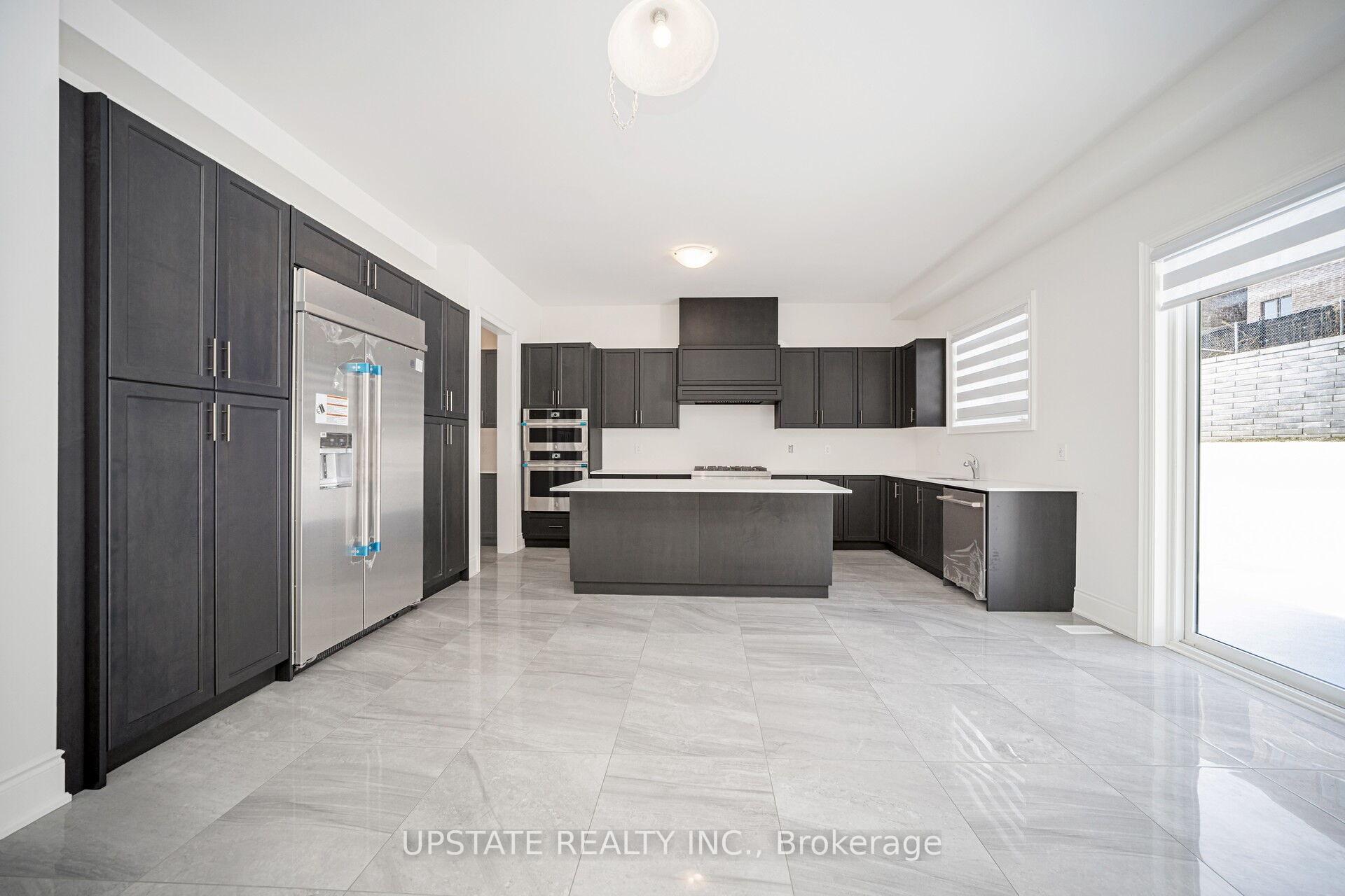 Photo 10 of 42 James Walker Avenue, Caledon, Caledon East — HOMEH