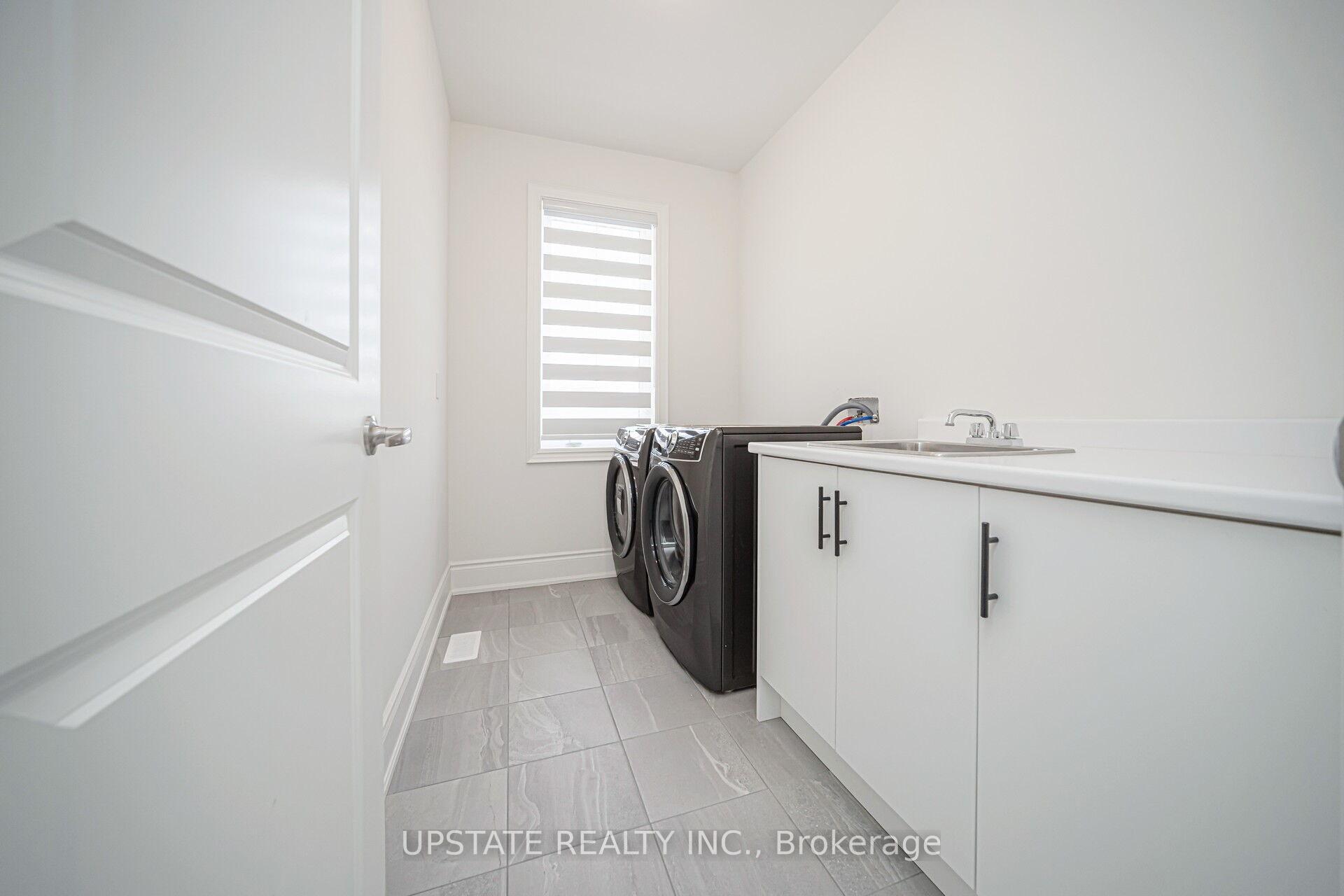 Photo 24 of 42 James Walker Avenue, Caledon, Caledon East — HOMEH