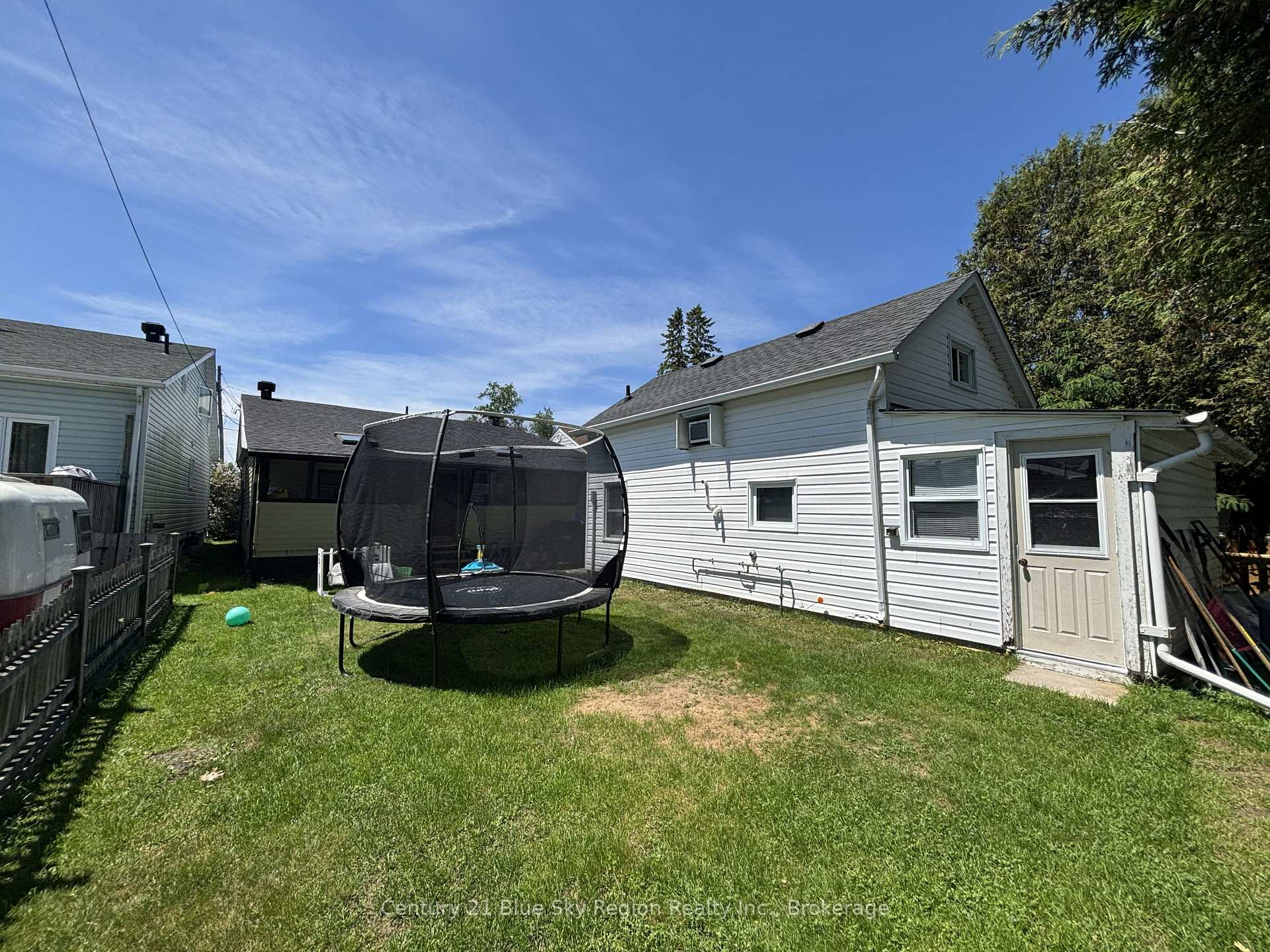 Photo 8 of 188 Lee Avenue, North Bay, Ferris — HOMEH