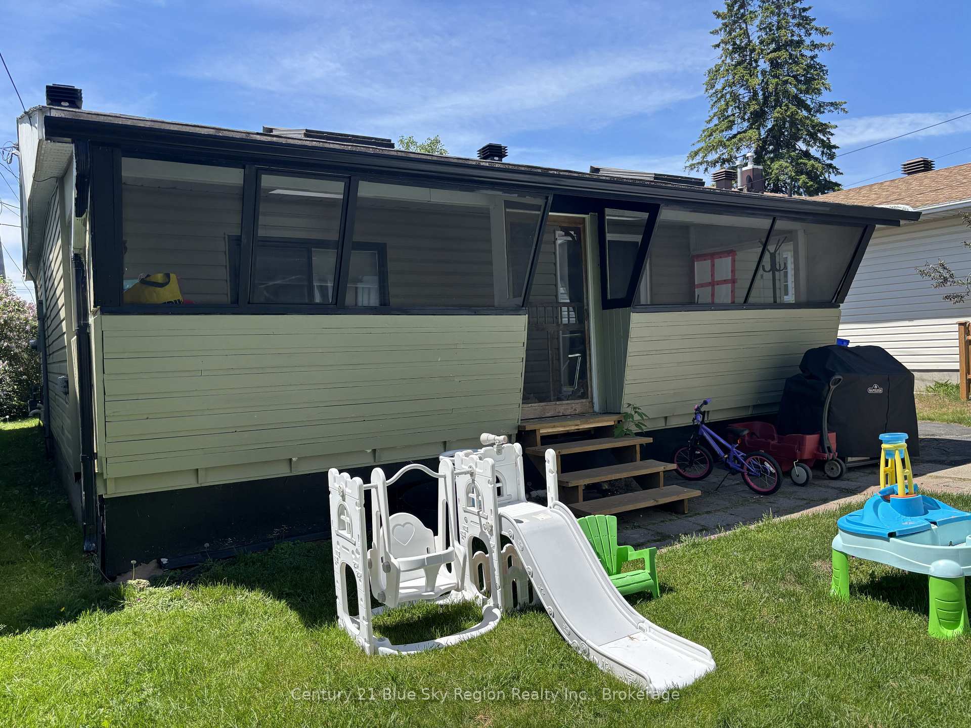 Photo 9 of 188 Lee Avenue, North Bay, Ferris — HOMEH
