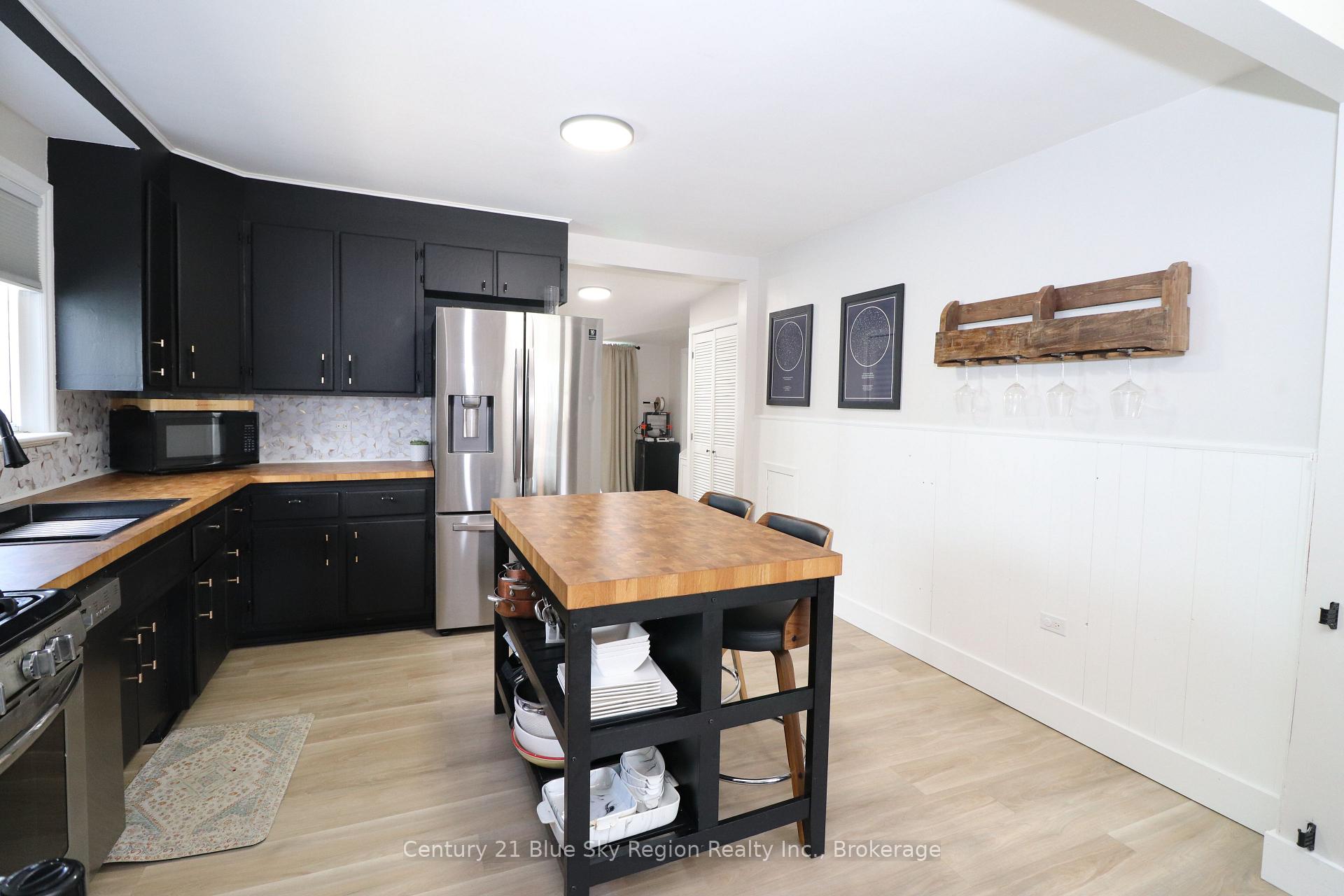 Photo 18 of 188 Lee Avenue, North Bay, Ferris — HOMEH