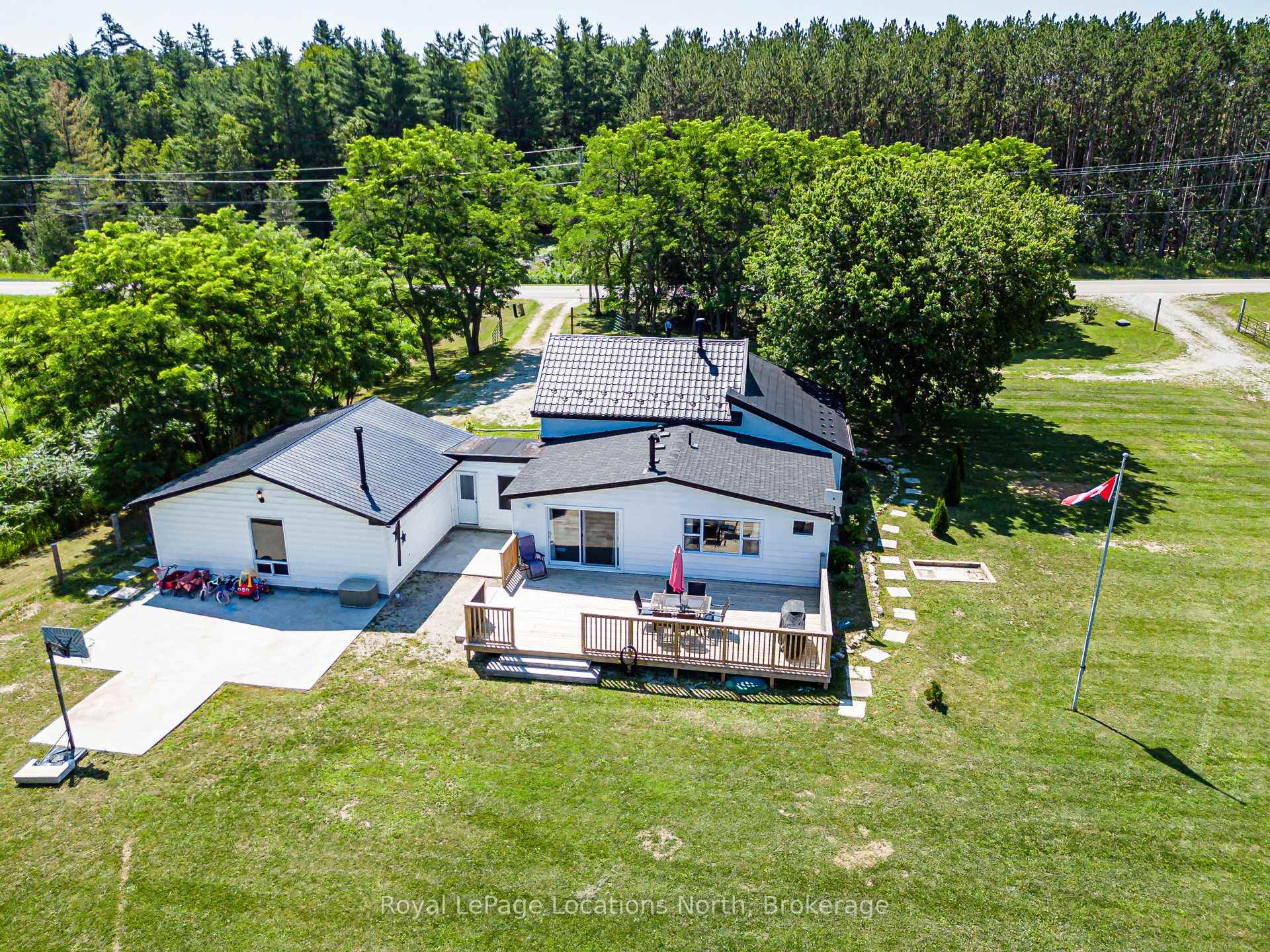 Photo 3 of 4080 12 Concession, Clearview, Rural Clearview — HOMEH