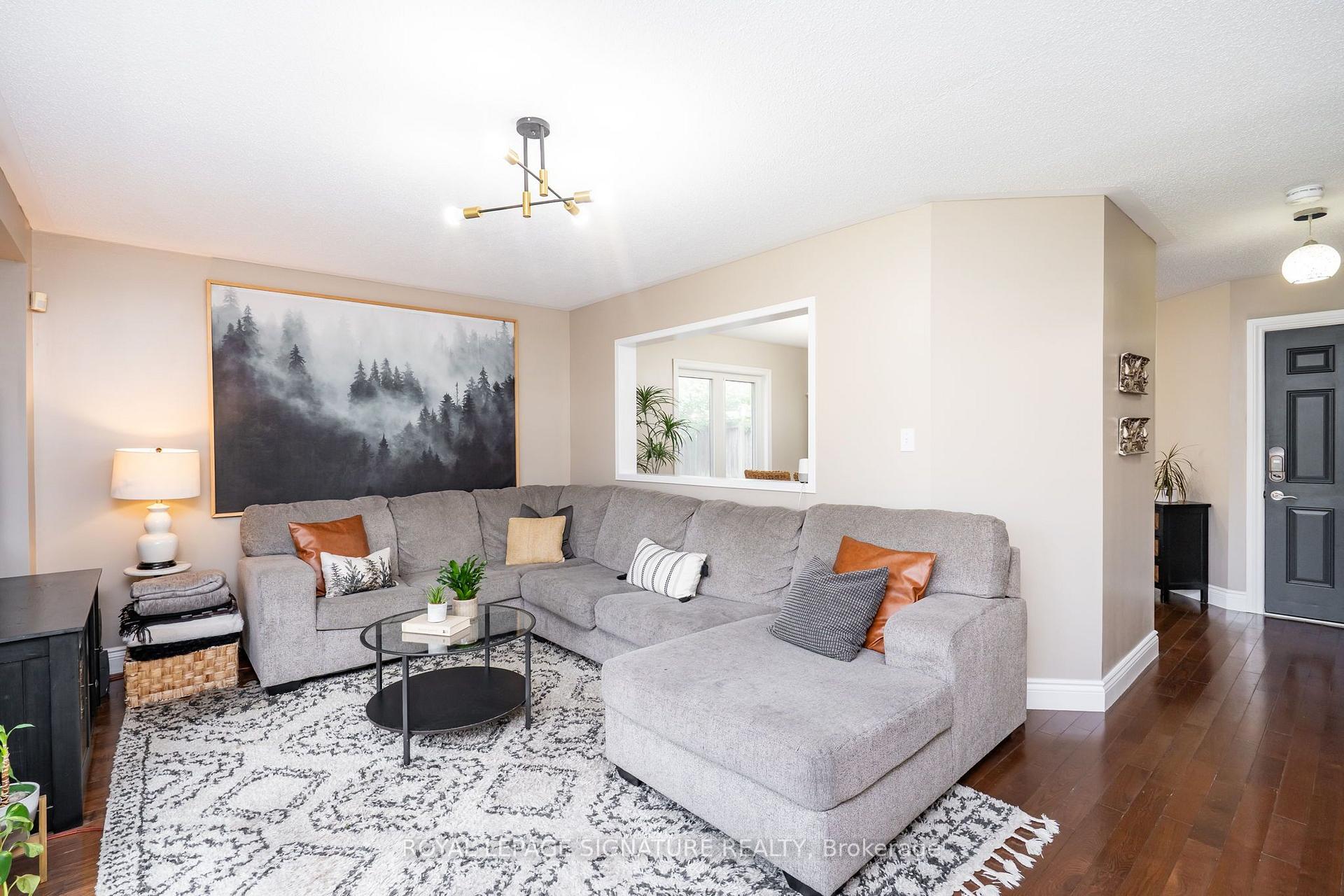 Photo 8 of 348 Edenbrook Hill Drive, Brampton, Fletcher's Meadow — HOMEH