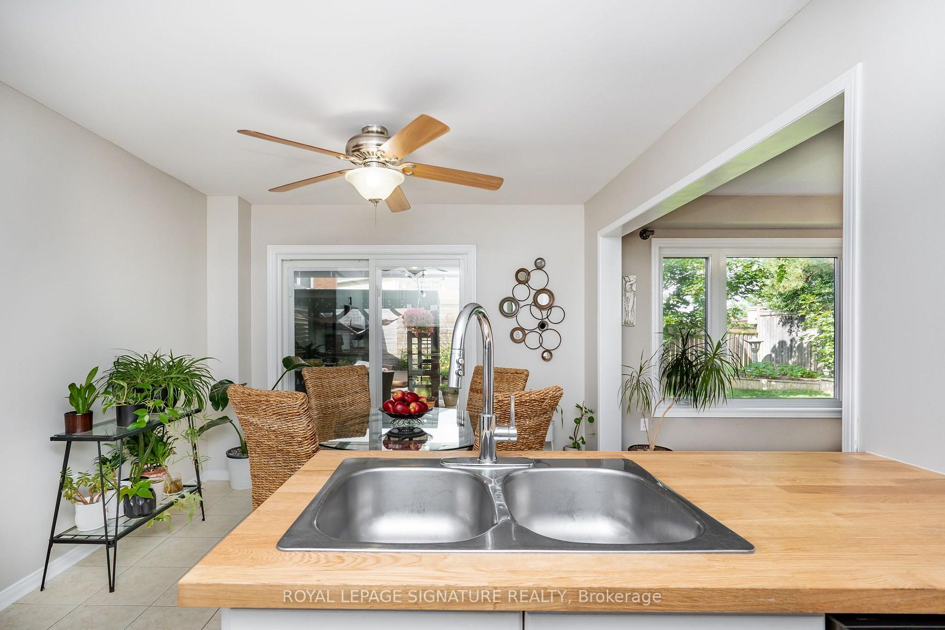 Photo 14 of 348 Edenbrook Hill Drive, Brampton, Fletcher's Meadow — HOMEH