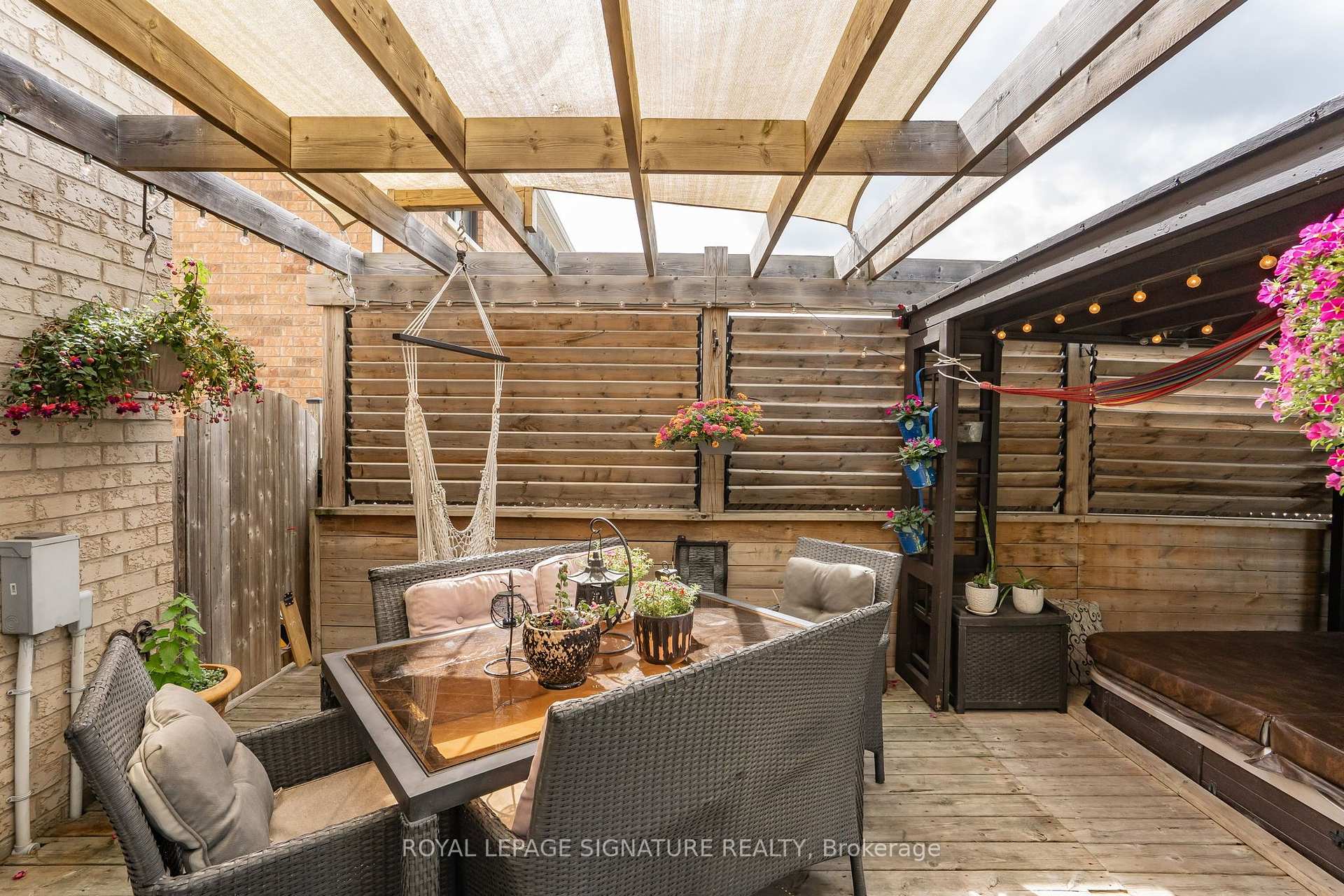 Photo 41 of 348 Edenbrook Hill Drive, Brampton, Fletcher's Meadow — HOMEH