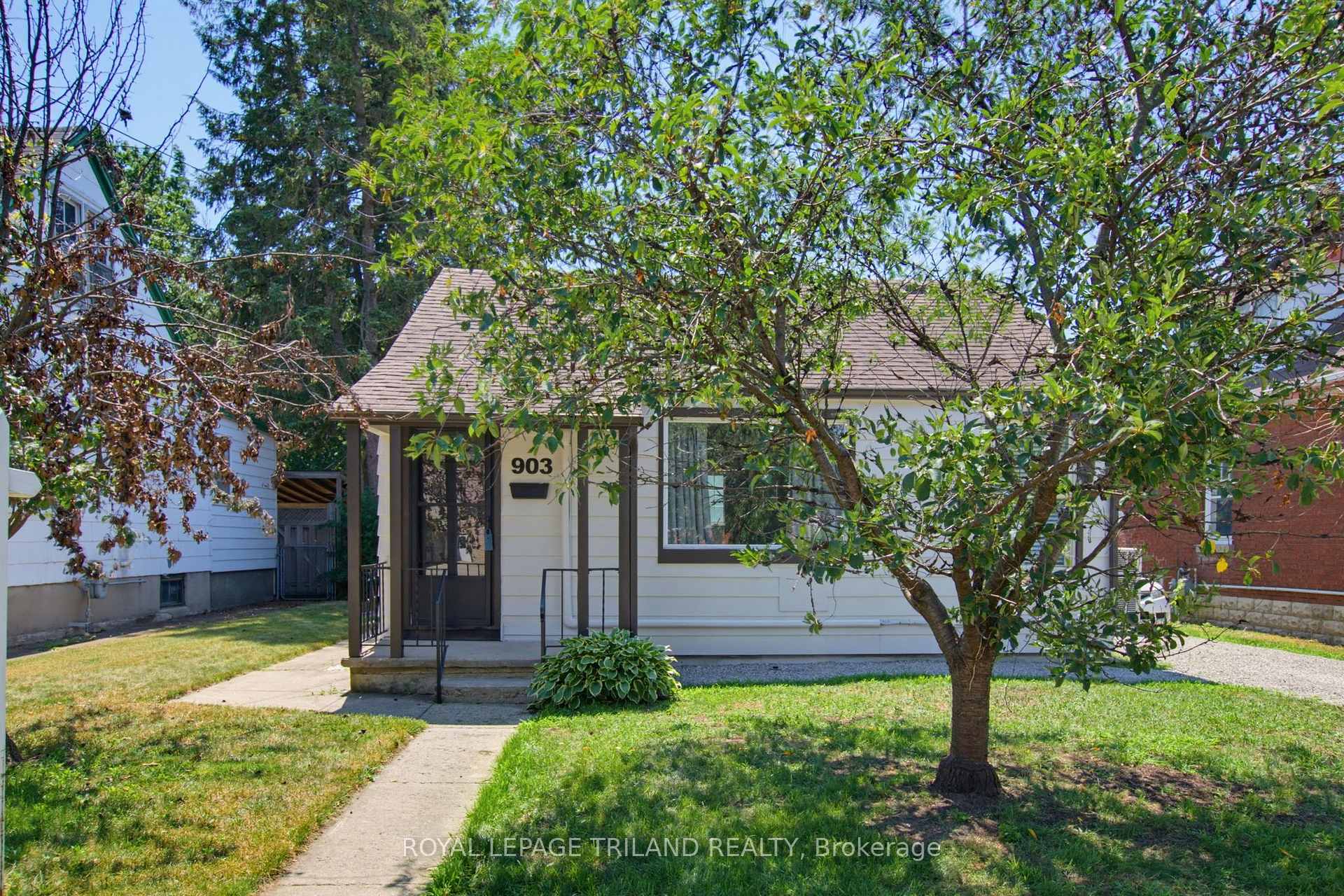 Photo of 903 Trafalgar Street N