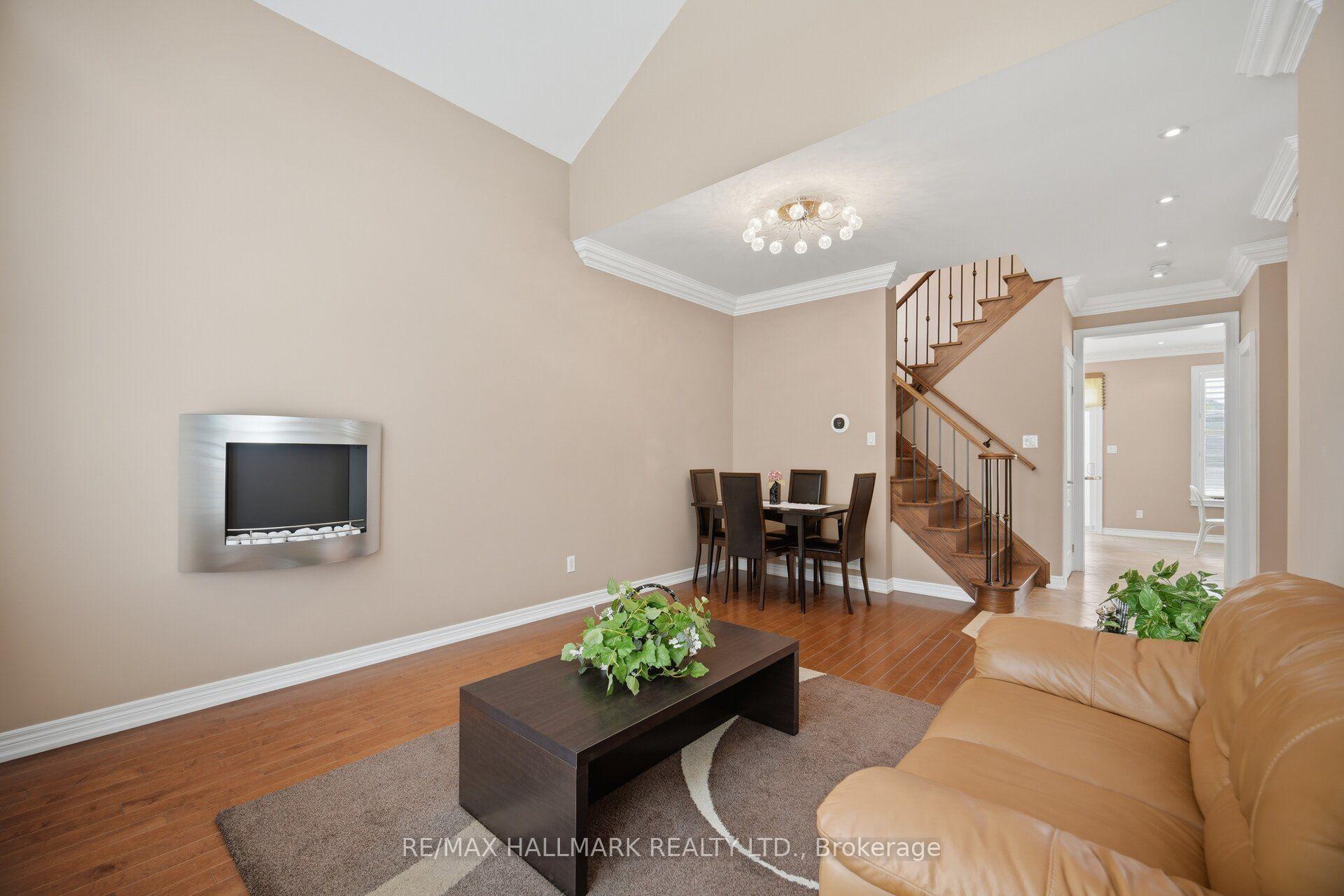 Photo 10 of 116 Beare Trail, Newmarket, Woodland Hill — HOMEH