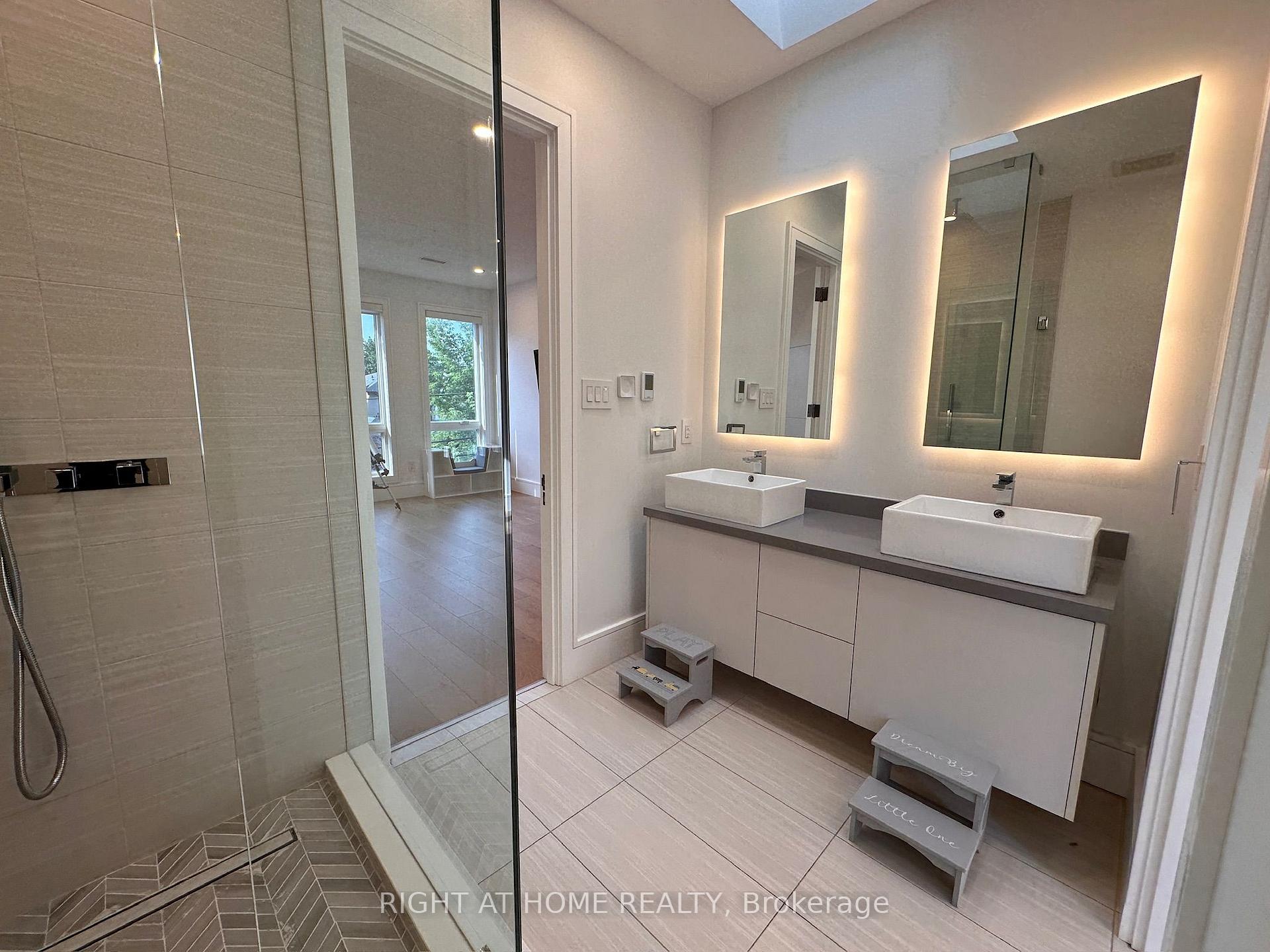 Photo 19 of 75 Dunblaine Avenue, Toronto, Bedford Park-Nortown — HOMEH