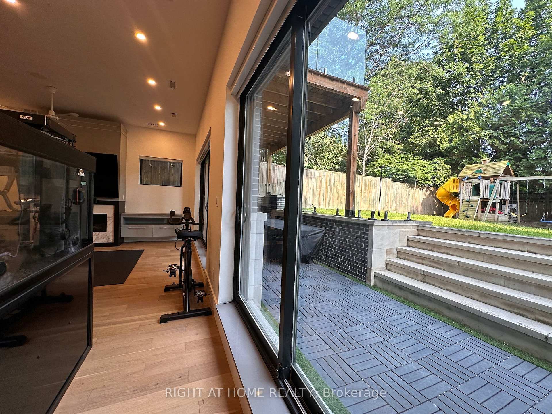 Photo 31 of 75 Dunblaine Avenue, Toronto, Bedford Park-Nortown — HOMEH