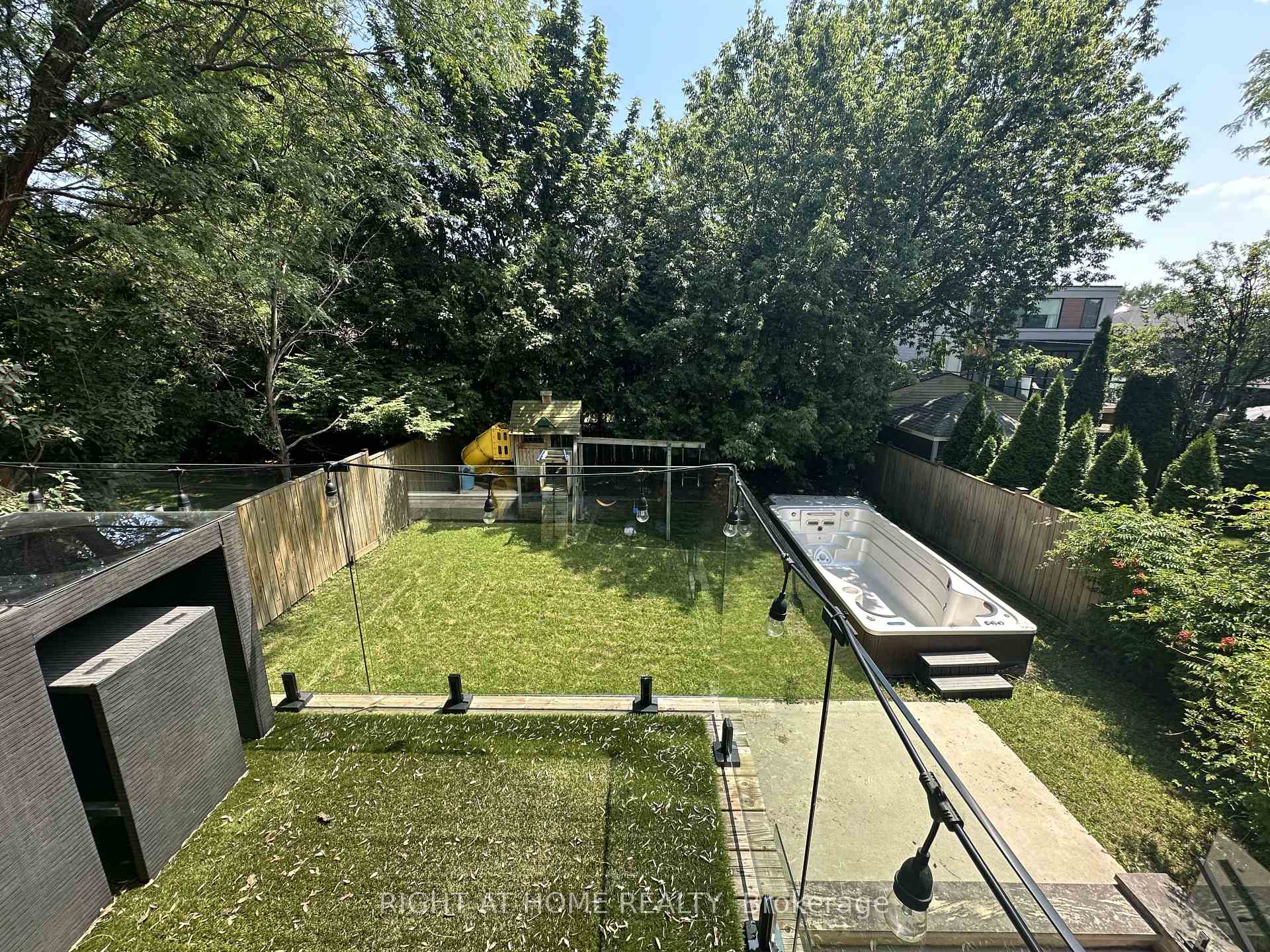 Photo 35 of 75 Dunblaine Avenue, Toronto, Bedford Park-Nortown — HOMEH