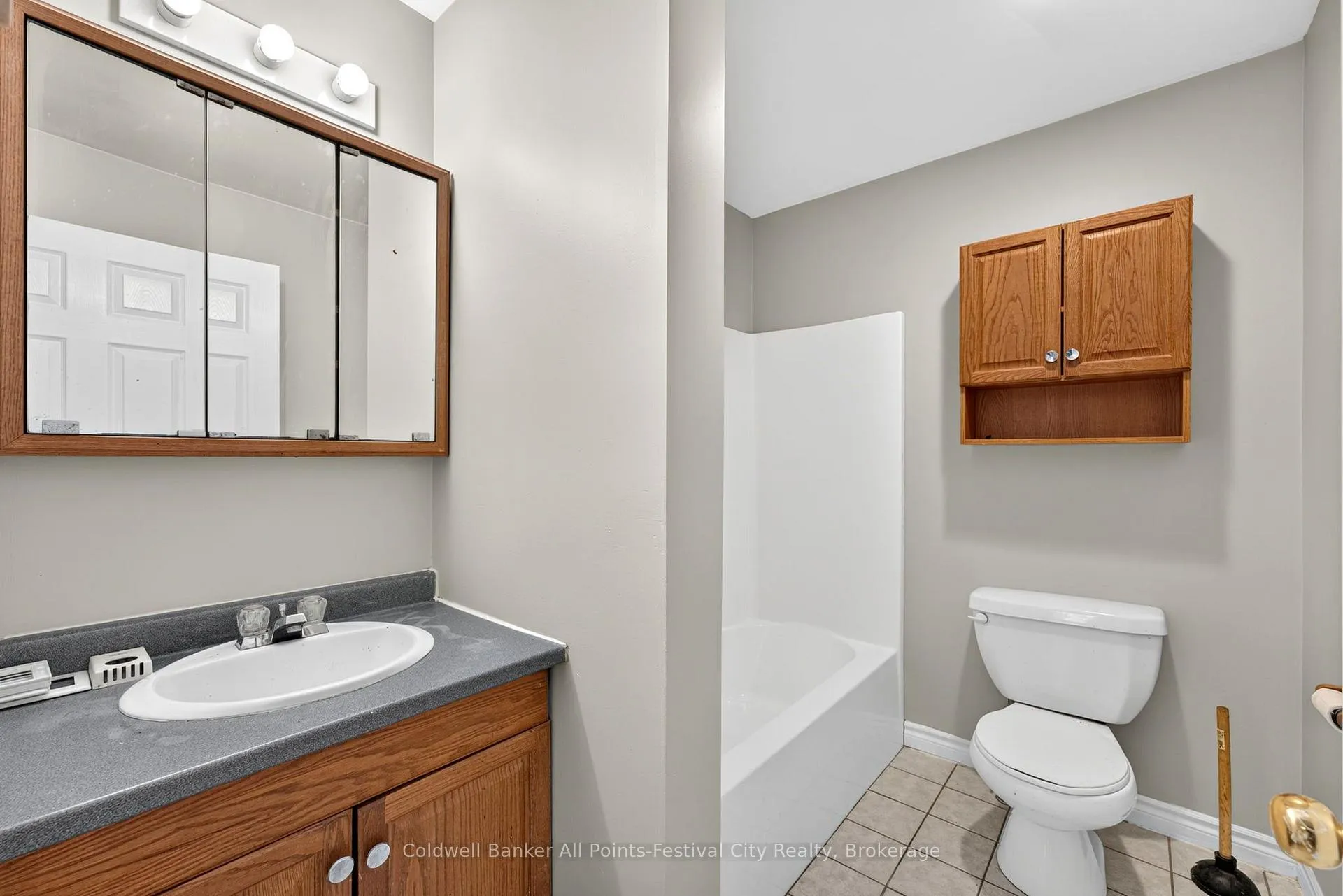 Photo 20 of 47 Elgin Avenue W, Goderich, Goderich (Town) — HOMEH