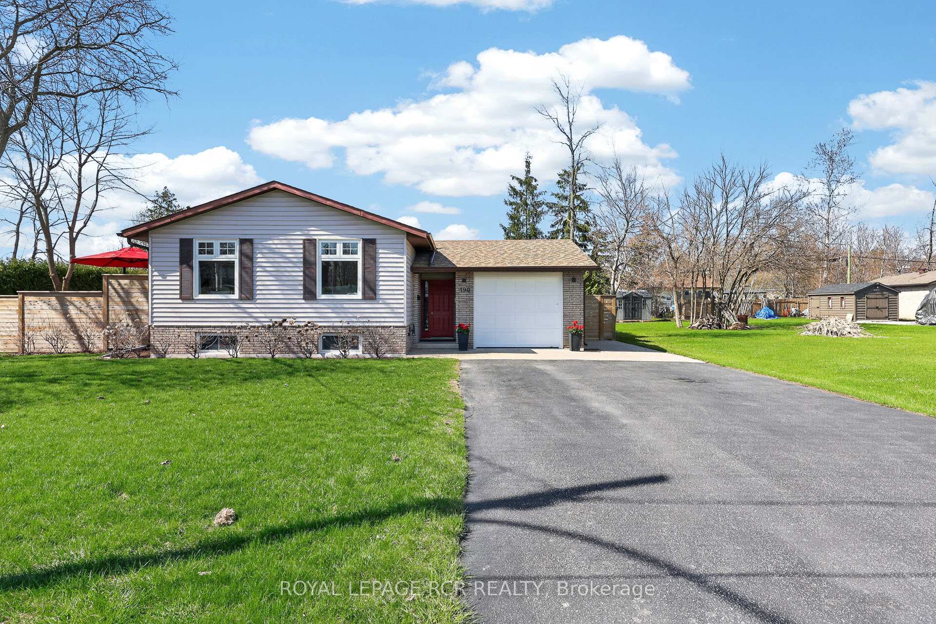 Photo 4 of 190 Parkview Road, Georgina, Keswick North — HOMEH