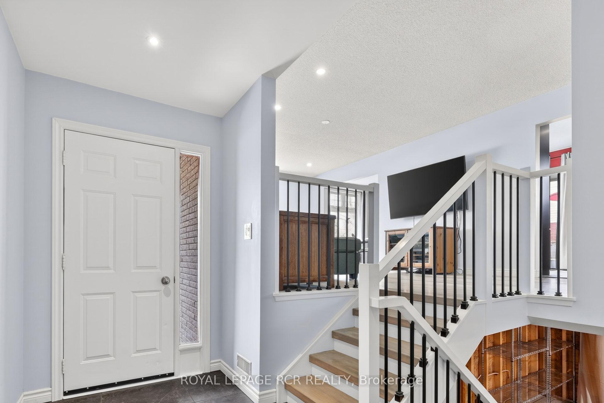 Photo 5 of 190 Parkview Road, Georgina, Keswick North — HOMEH