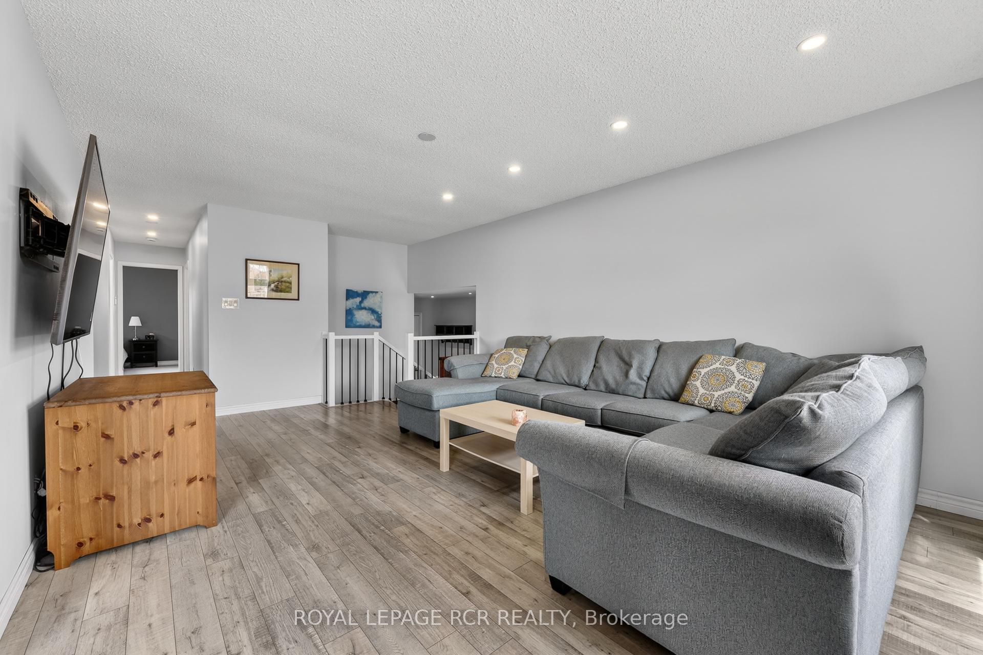 Photo 7 of 190 Parkview Road, Georgina, Keswick North — HOMEH