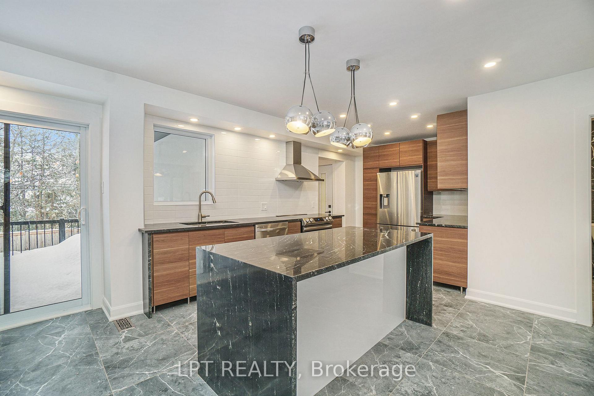 Photo 8 of 2112 Alta Vista Drive, Ottawa, Applewood Acres — HOMEH