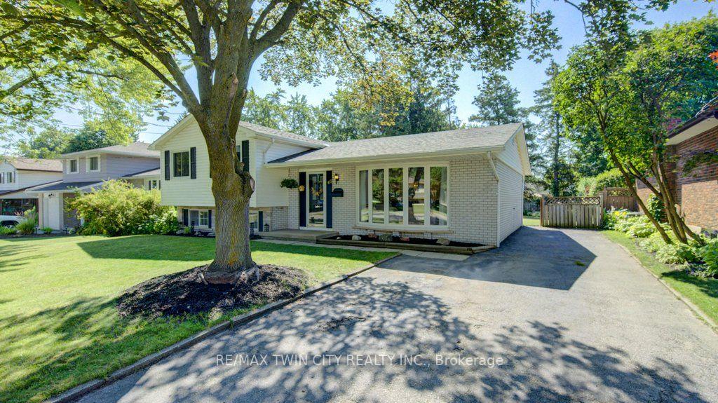 Photo 3 of 61 Windsor Street, Guelph, Riverside Park — HOMEH