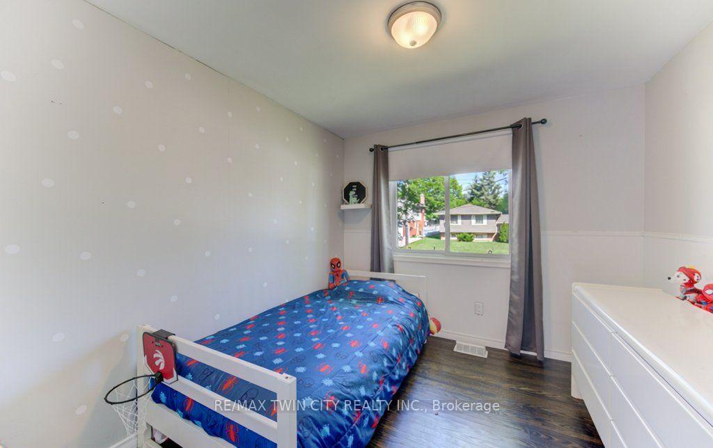 Photo 24 of 61 Windsor Street, Guelph, Riverside Park — HOMEH