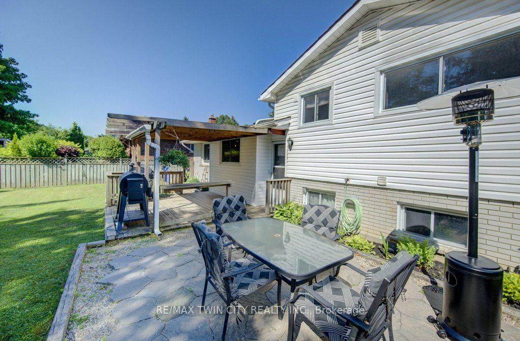 Photo 38 of 61 Windsor Street, Guelph, Riverside Park — HOMEH