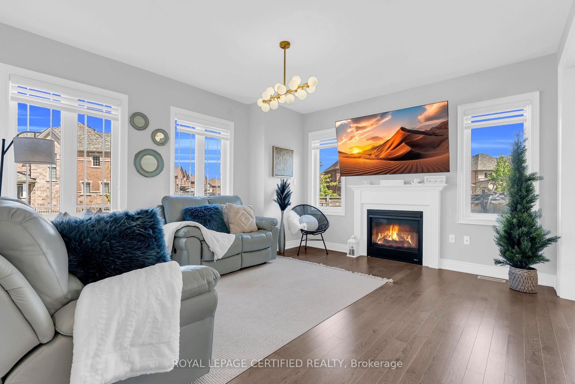 Photo 8 of 126 Walker Boulevard, New Tecumseth, Alliston — HOMEH