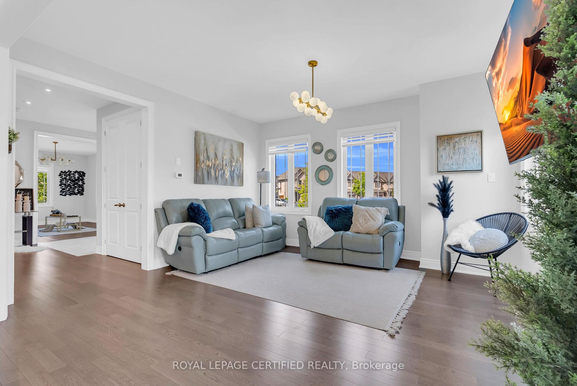 Photo 10 of 126 Walker Boulevard, New Tecumseth, Alliston — HOMEH