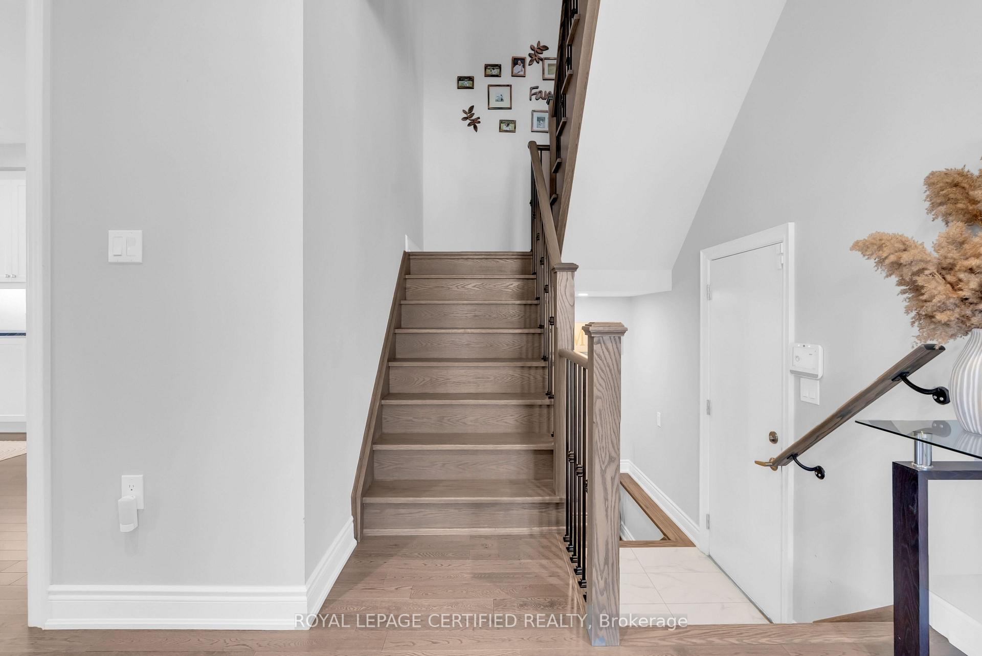 Photo 21 of 126 Walker Boulevard, New Tecumseth, Alliston — HOMEH