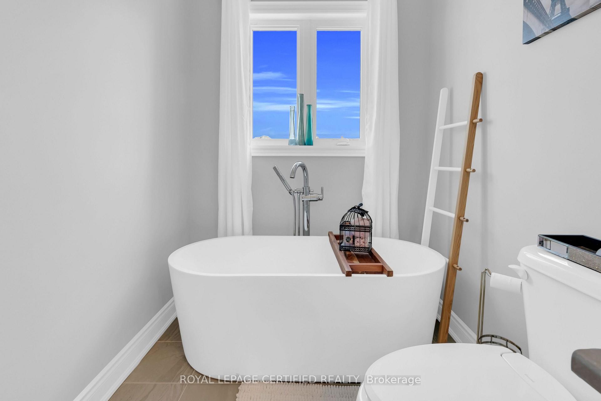 Photo 27 of 126 Walker Boulevard, New Tecumseth, Alliston — HOMEH