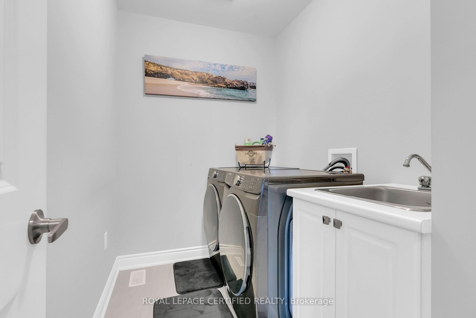 Photo 34 of 126 Walker Boulevard, New Tecumseth, Alliston — HOMEH