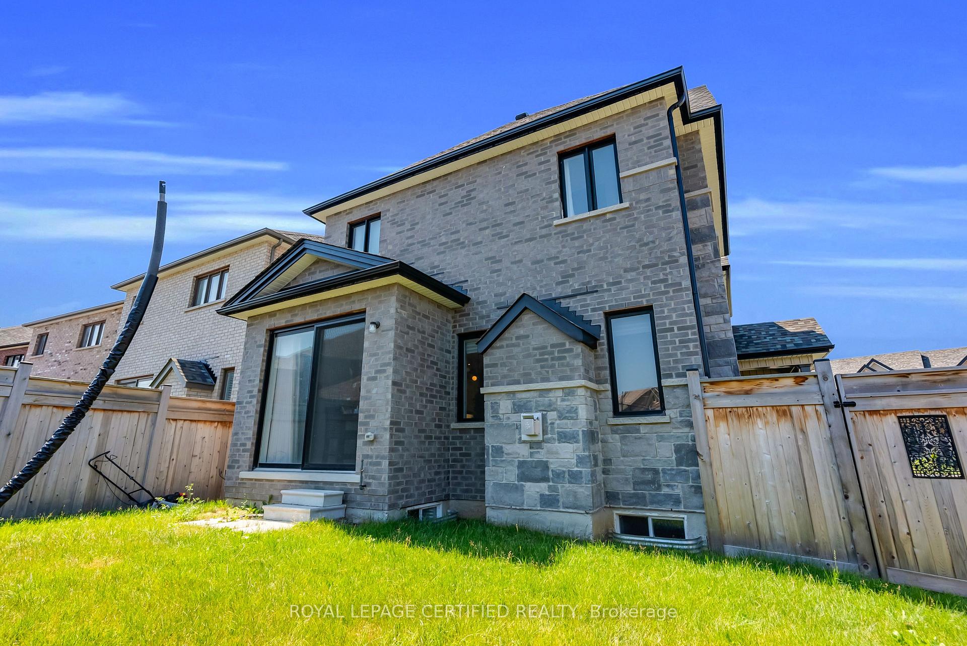Photo 46 of 126 Walker Boulevard, New Tecumseth, Alliston — HOMEH