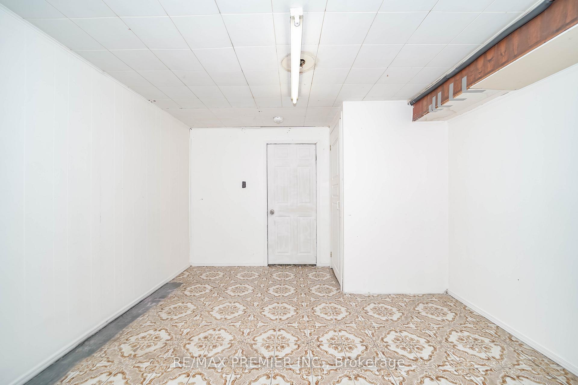 Photo 29 of 14 Yatescastle Drive, North York, Glenfield-Jane Heights — HOMEH