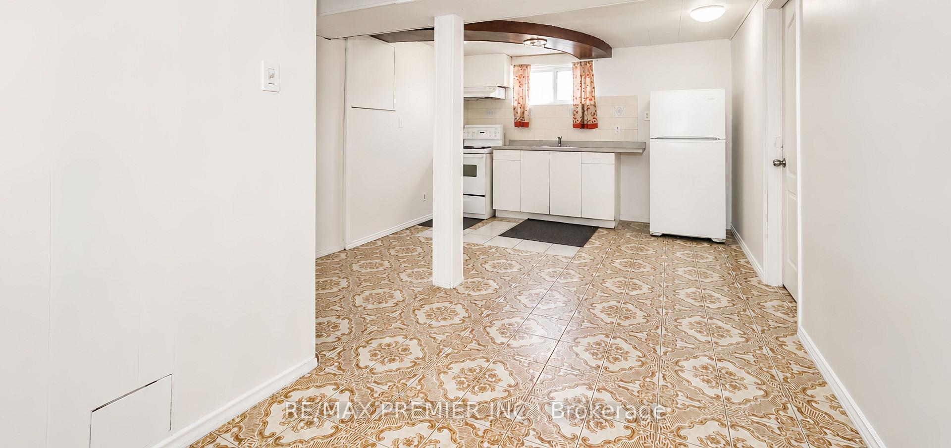 Photo 32 of 14 Yatescastle Drive, North York, Glenfield-Jane Heights — HOMEH
