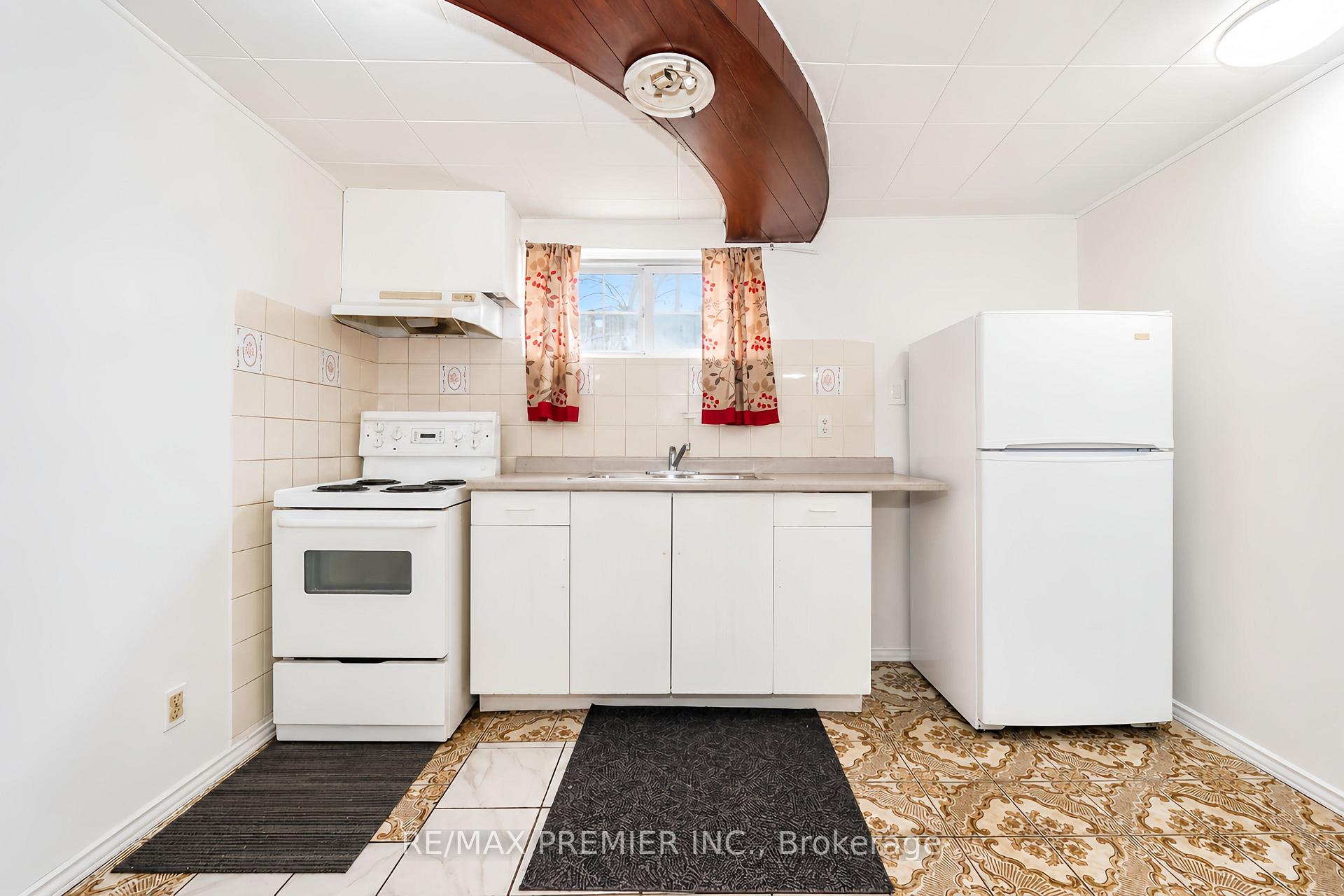Photo 33 of 14 Yatescastle Drive, North York, Glenfield-Jane Heights — HOMEH