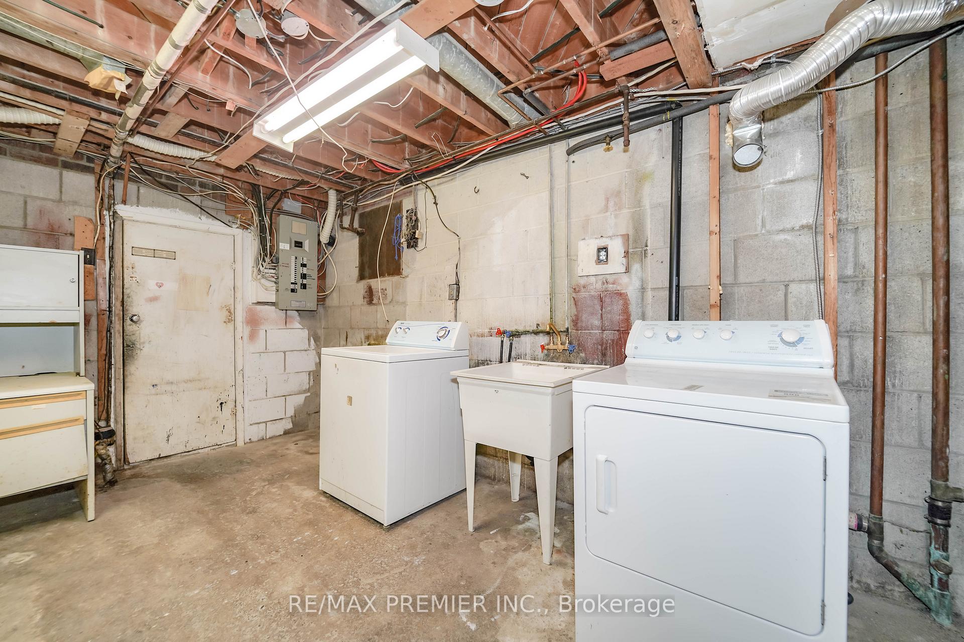 Photo 36 of 14 Yatescastle Drive, North York, Glenfield-Jane Heights — HOMEH