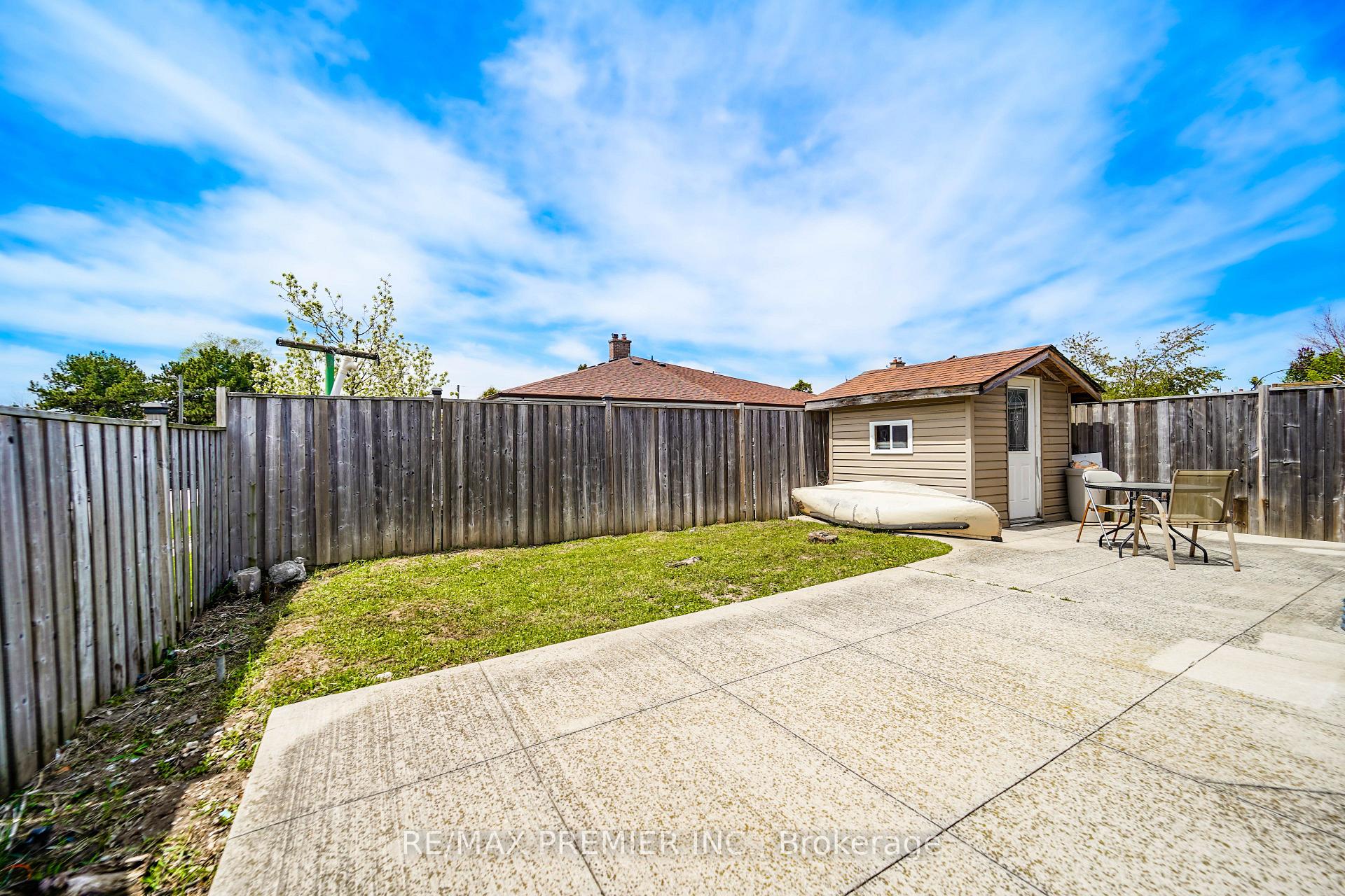 Photo 41 of 14 Yatescastle Drive, North York, Glenfield-Jane Heights — HOMEH