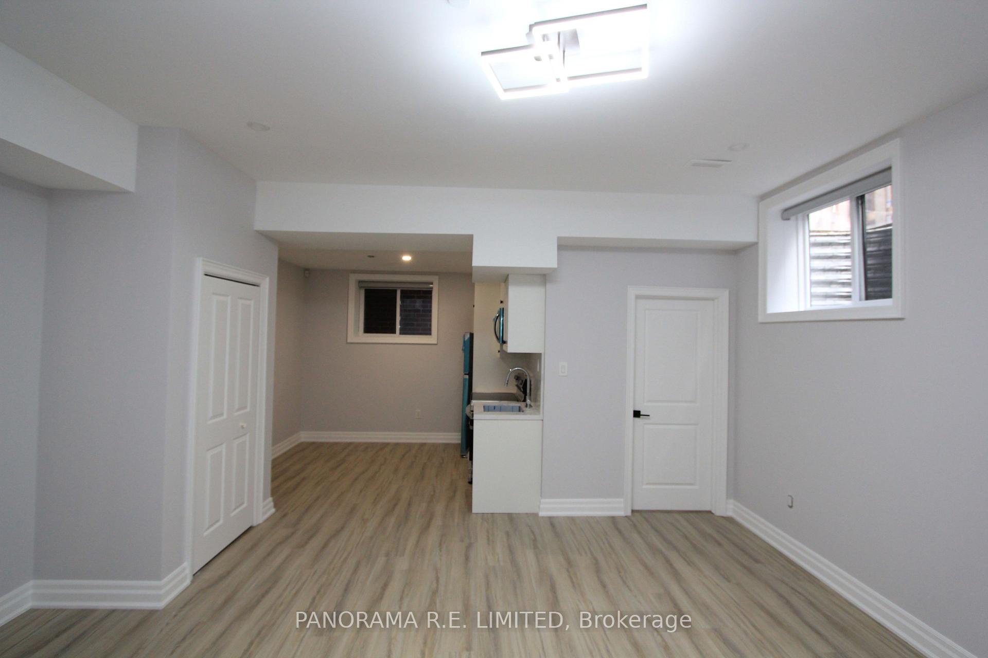 Photo 3 of Unit 2, 11 Cronin Drive, Etobicoke, Islington-City Centre West — HOMEH
