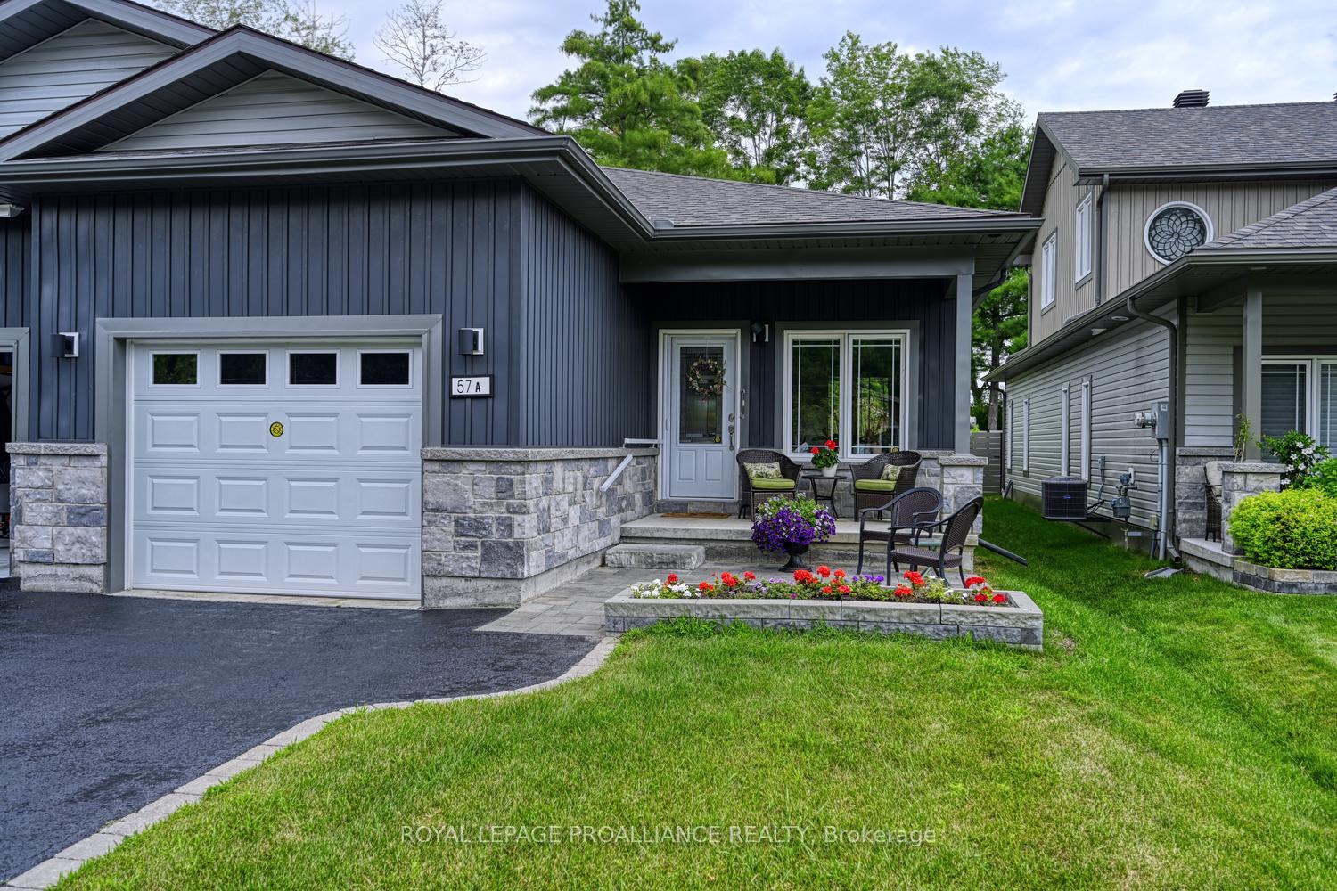 Photo 2 of 57 A Centre Street, Brockville, Brockville — HOMEH