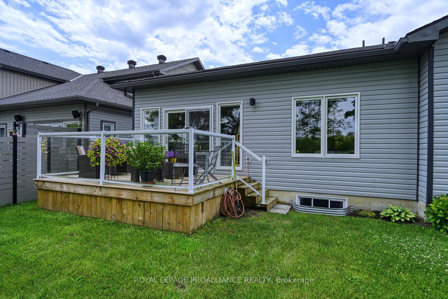 Photo 8 of 57 A Centre Street, Brockville, Brockville — HOMEH