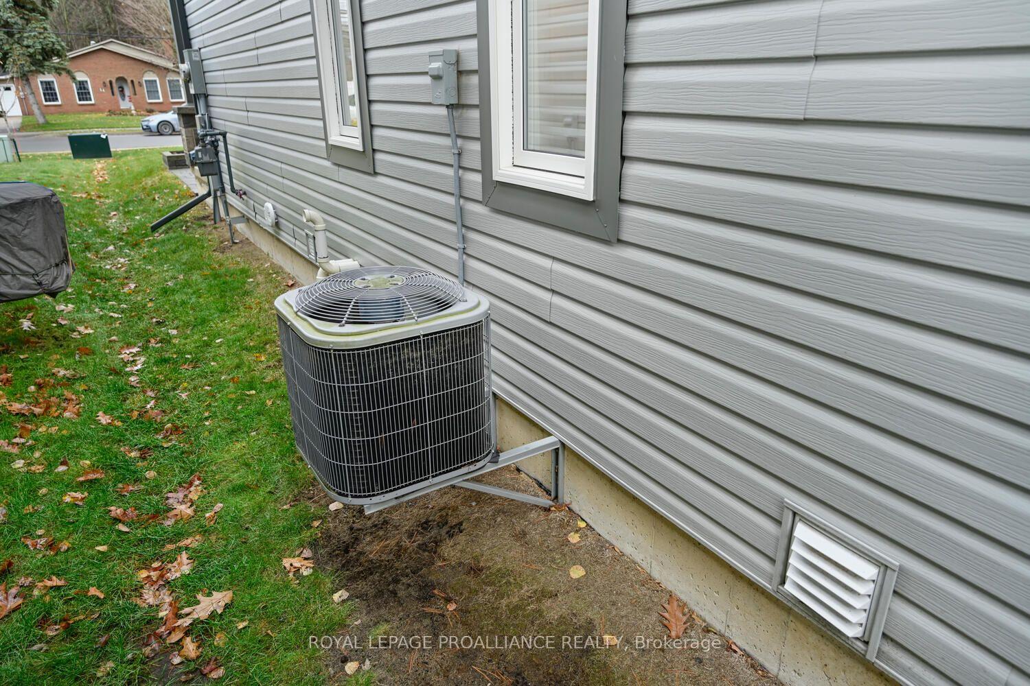 Photo 46 of 57 A Centre Street, Brockville, Brockville — HOMEH