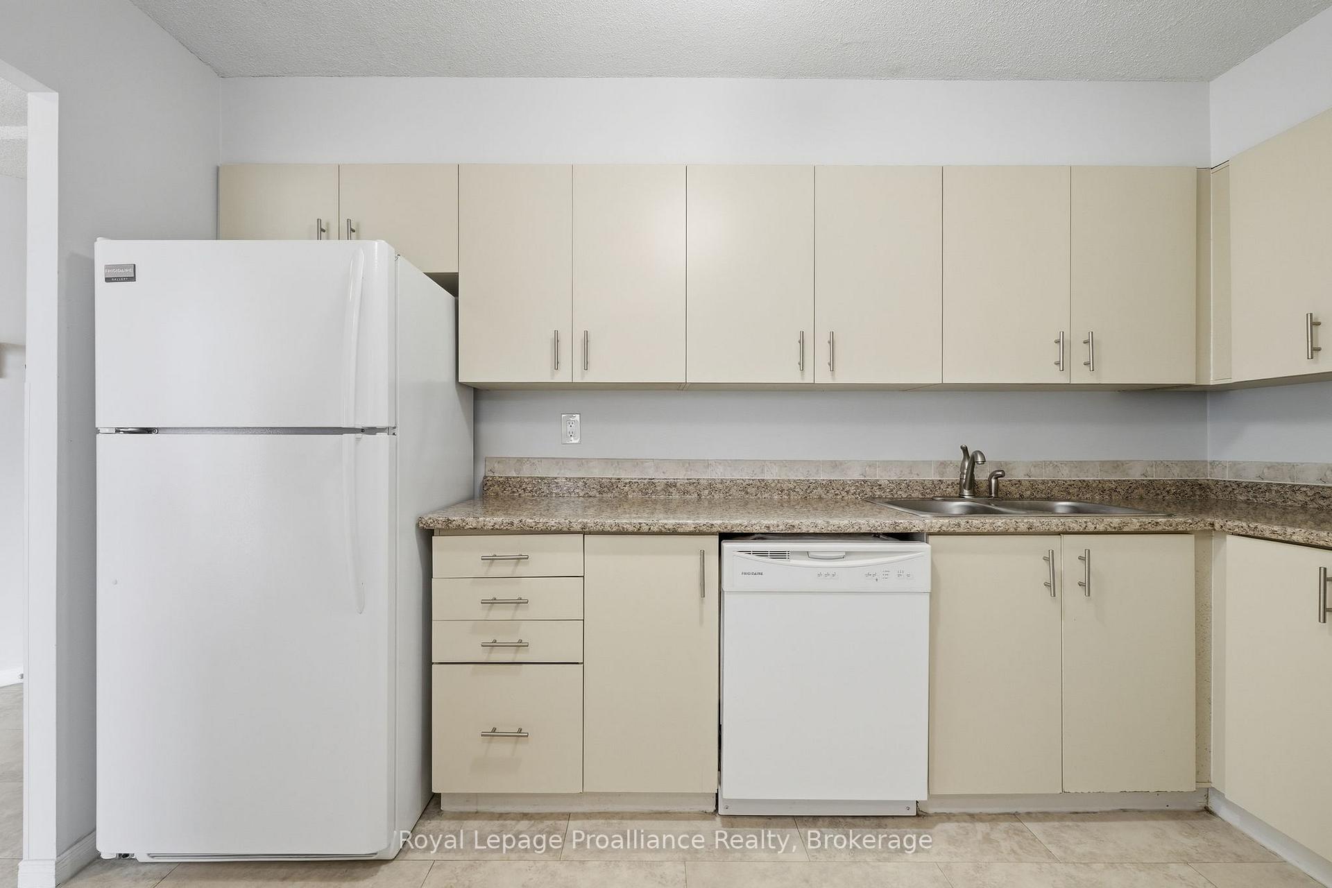 Photo 11 of Unit 302, 344 Front Street, Belleville, Belleville Ward — HOMEH