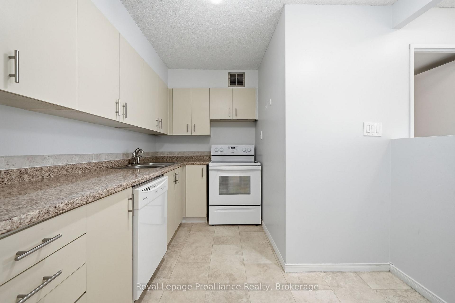 Photo 12 of Unit 302, 344 Front Street, Belleville, Belleville Ward — HOMEH