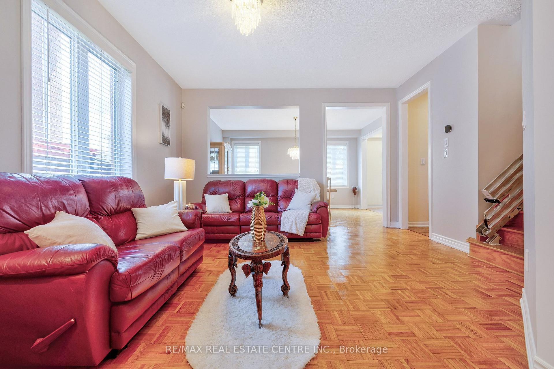 Photo 5 of 241 Duff Crescent, Milton, Clarke — HOMEH