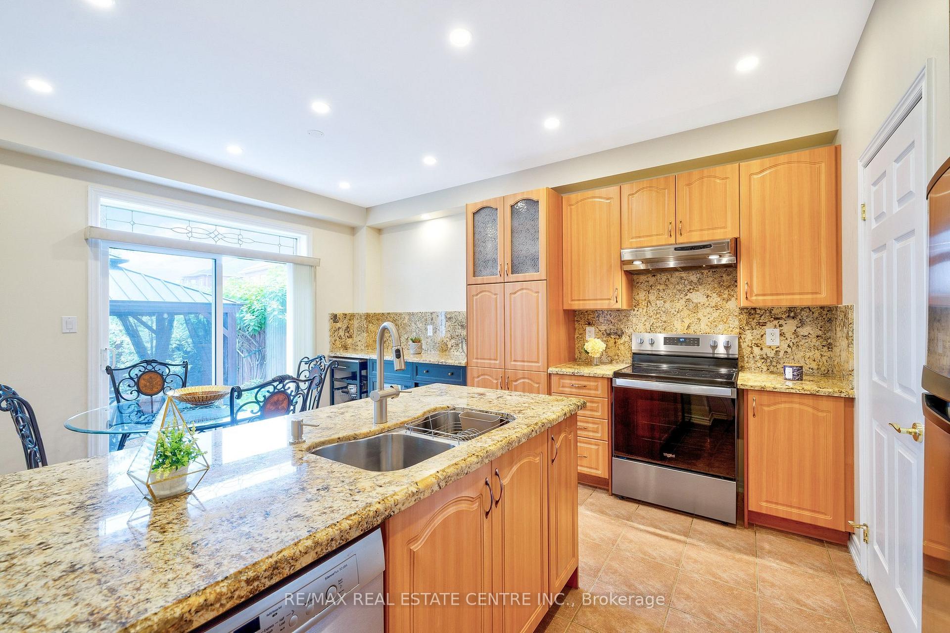 Photo 9 of 241 Duff Crescent, Milton, Clarke — HOMEH