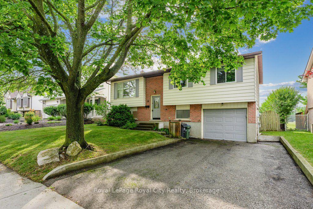 Photo 2 of 18 Springdale Boulevard, Guelph, Willow West/Sugarbush/West Acres — HOMEH