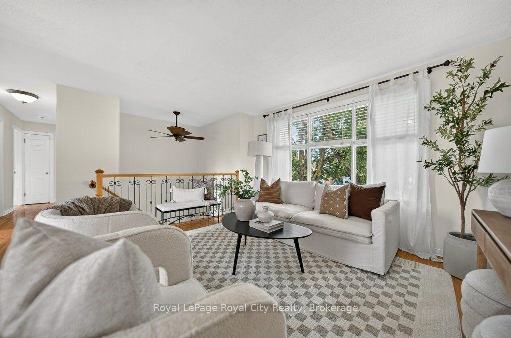Photo 7 of 18 Springdale Boulevard, Guelph, Willow West/Sugarbush/West Acres — HOMEH