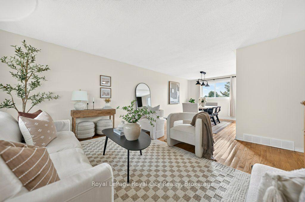 Photo 8 of 18 Springdale Boulevard, Guelph, Willow West/Sugarbush/West Acres — HOMEH