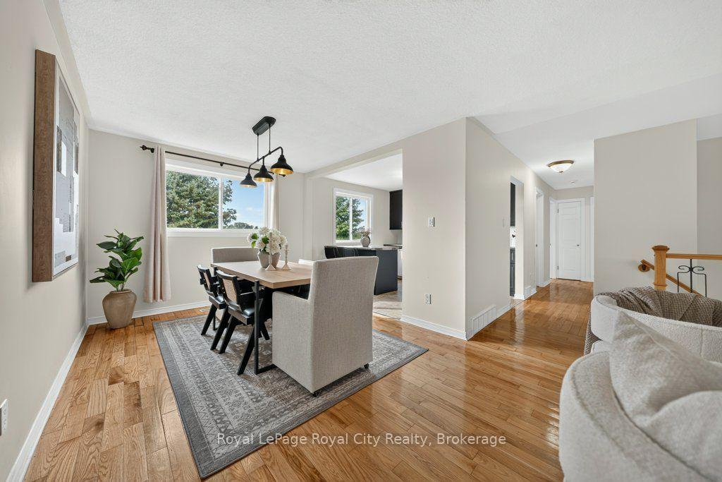 Photo 10 of 18 Springdale Boulevard, Guelph, Willow West/Sugarbush/West Acres — HOMEH