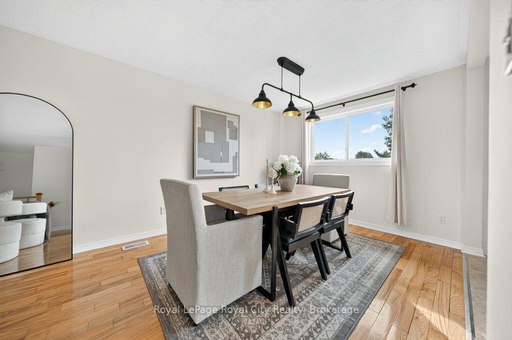 Photo 11 of 18 Springdale Boulevard, Guelph, Willow West/Sugarbush/West Acres — HOMEH