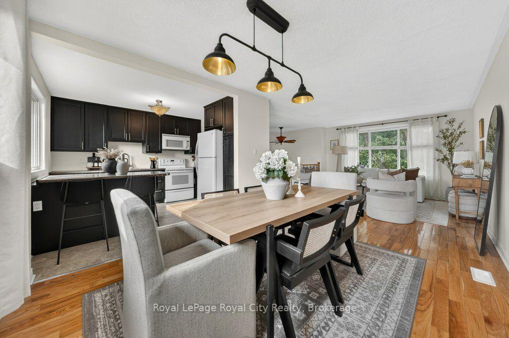 Photo 12 of 18 Springdale Boulevard, Guelph, Willow West/Sugarbush/West Acres — HOMEH