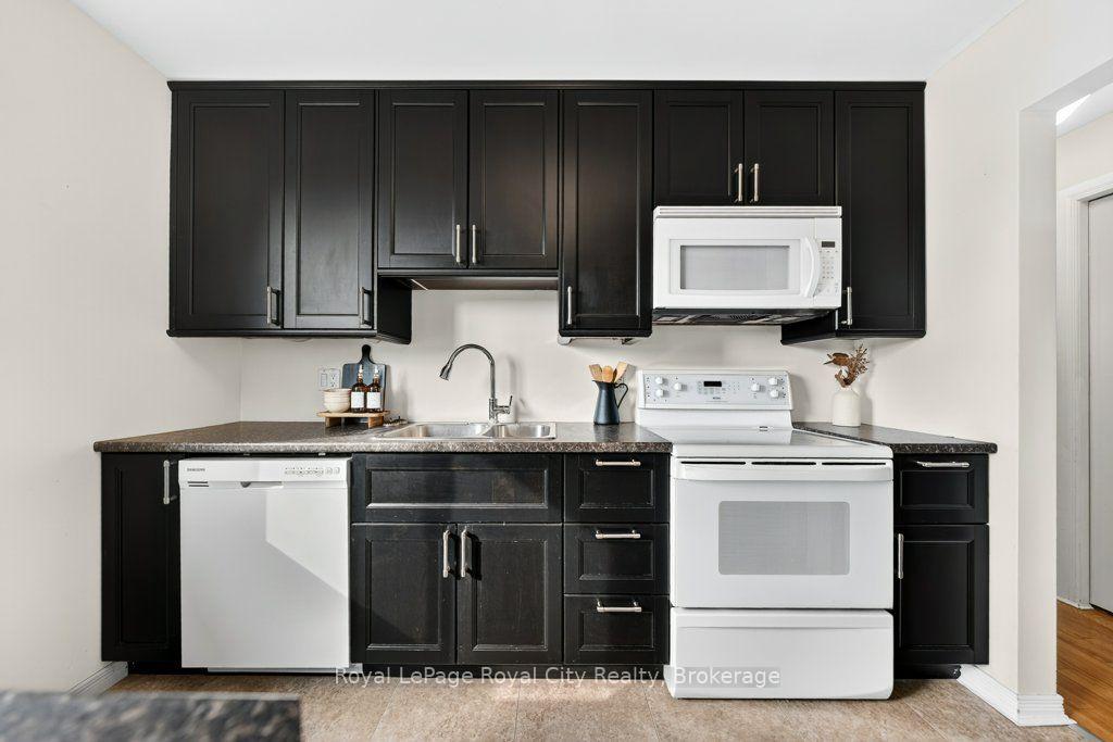 Photo 15 of 18 Springdale Boulevard, Guelph, Willow West/Sugarbush/West Acres — HOMEH