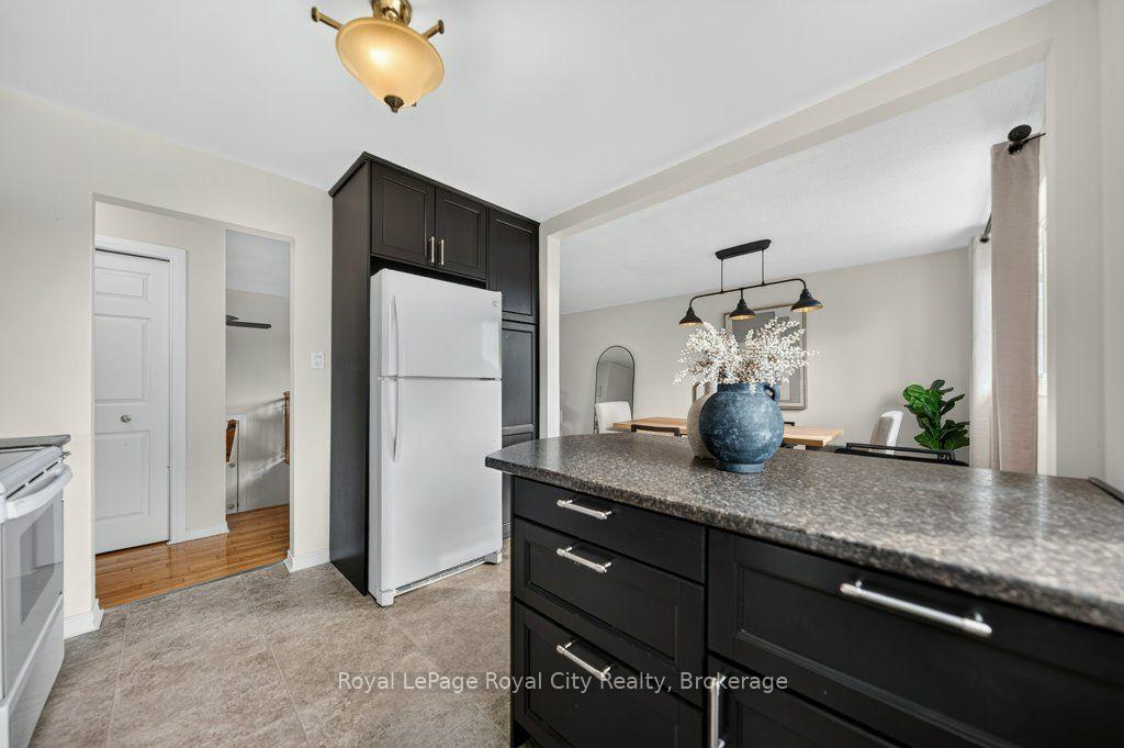 Photo 18 of 18 Springdale Boulevard, Guelph, Willow West/Sugarbush/West Acres — HOMEH