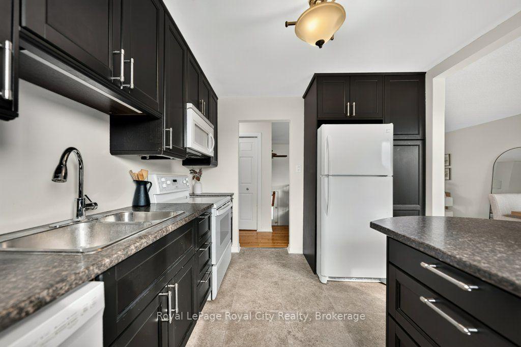 Photo 19 of 18 Springdale Boulevard, Guelph, Willow West/Sugarbush/West Acres — HOMEH